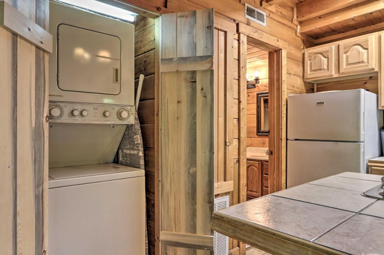 Cabin With Hot Tub And Deck, 3 Mi To Pigeon Forge Sevierville Εξωτερικό φωτογραφία