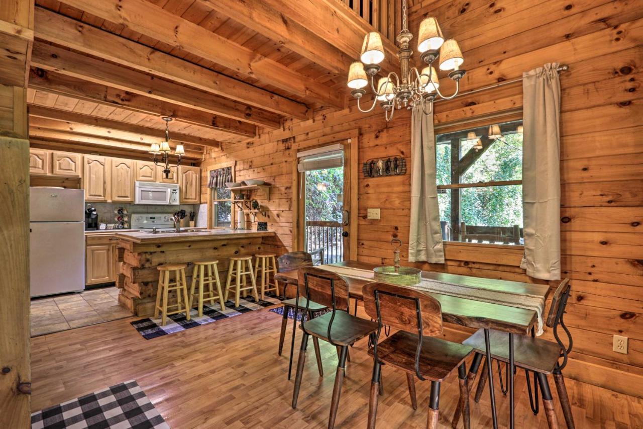 Cabin With Hot Tub And Deck, 3 Mi To Pigeon Forge Sevierville Εξωτερικό φωτογραφία