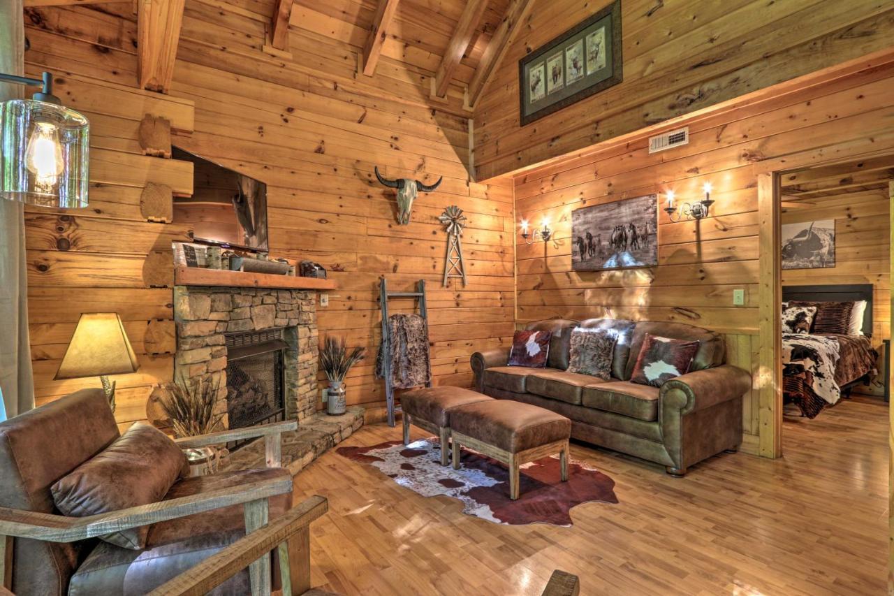 Cabin With Hot Tub And Deck, 3 Mi To Pigeon Forge Sevierville Εξωτερικό φωτογραφία