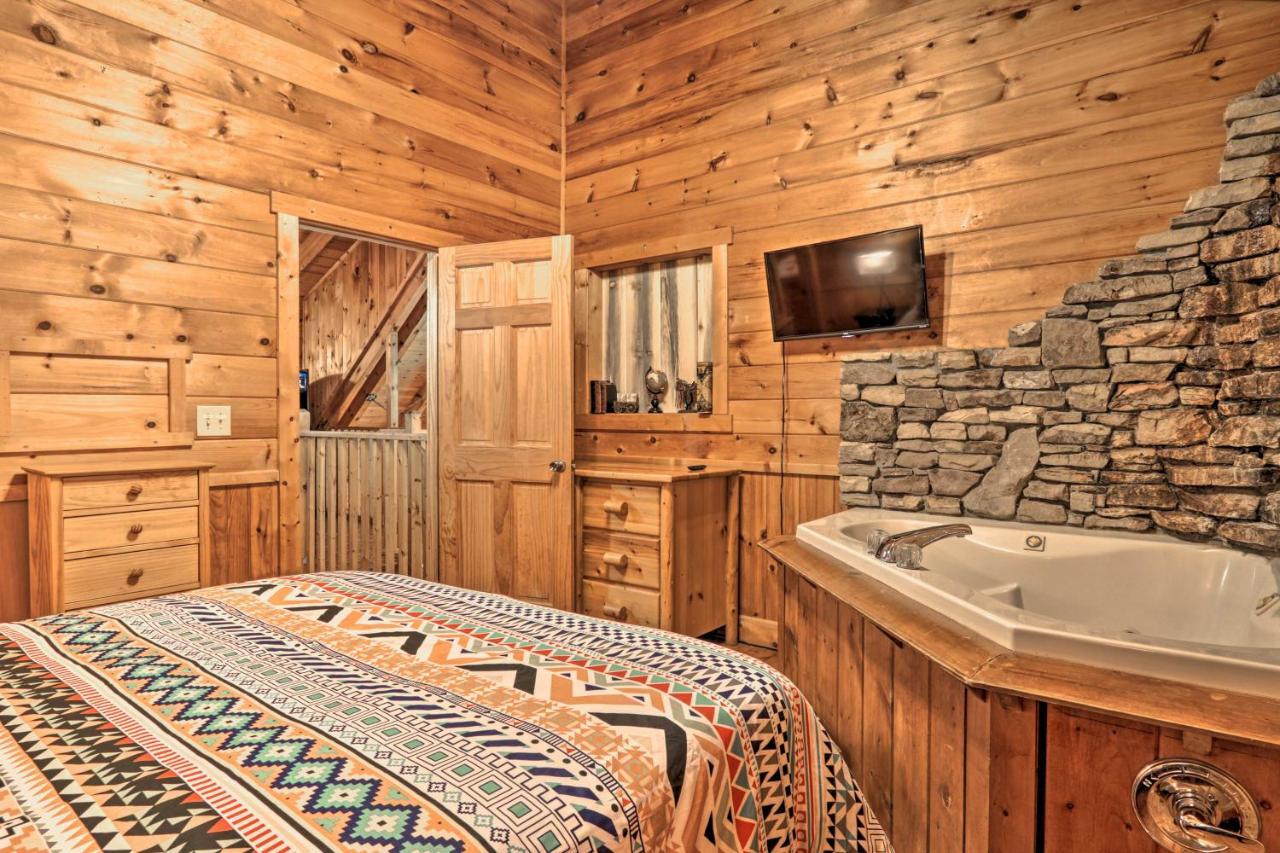 Cabin With Hot Tub And Deck, 3 Mi To Pigeon Forge Sevierville Εξωτερικό φωτογραφία